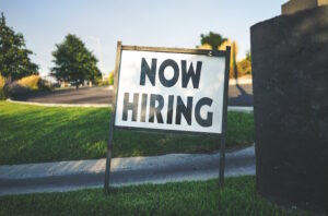 4 signs when to hire first employee